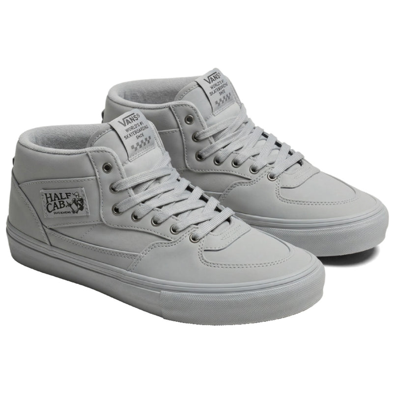 Vans Skate Half Cab x Atiba - 3M Light Grey Lifestyle